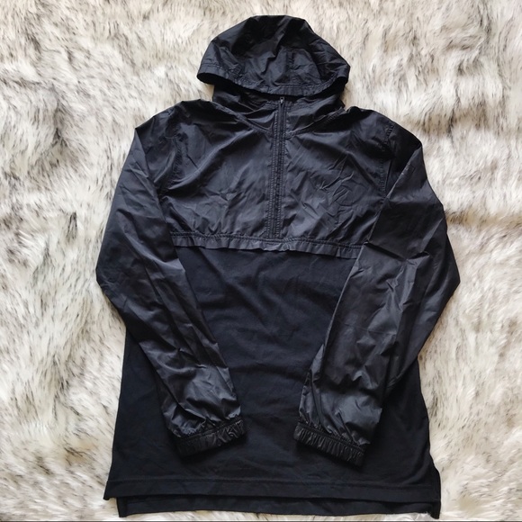 Under Armour lightweight woven 1/2 zip hoodie - Picture 2 of 7